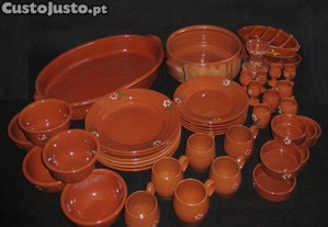 Conjunto de Peças em Barro Tradicional Português Artesanato Arraial Santos