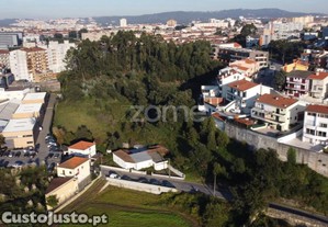 Terreno De 9965 M2 Com Ruína Em Rio Tinto, Porto