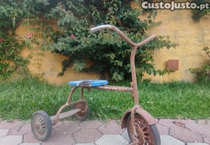 Triciclo antigo