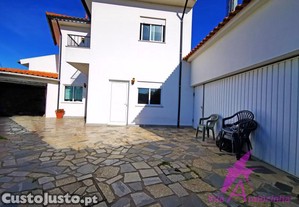 Moradia T2 Em Santa Marta De Portuzelo Com...