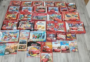Jogos e puzzles e livros infantis dos carros e frozen e panda