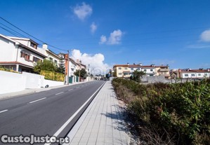 Terreno 7.636 M2: 2 Prédios + 13 Moradias -...