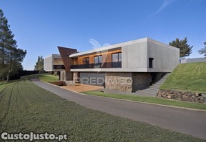 Moradia com terreno e projeto aprovado