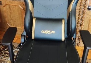 Cadeira Gaming Preto e Dourado / Douxlife / Ergonómica / 160 (NOVO)