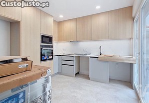 Apartamento T2 em Santa Maria, São Pedro E Matacães de 143,00 m²