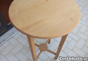 Mesa redonda de Madeira