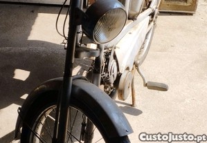 Pequena motor