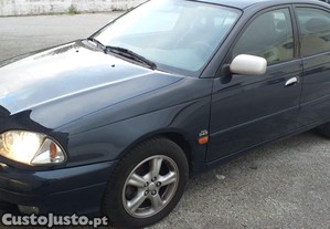 Toyota Avensis t22 - 01