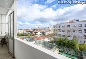T1 Luminoso Em Pereiró Com Varanda
