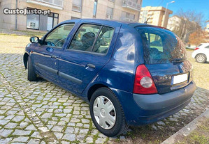 Renault Clio 1.2 gasolina 60cv 8v 5Lugares