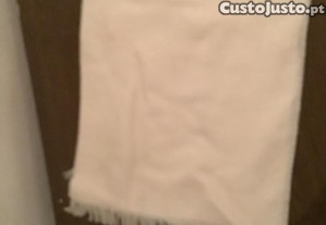 cachecol branco pequeno