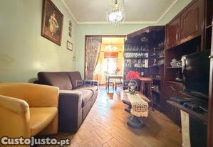 Apartamento t2+1 com terraço no centro de palmela