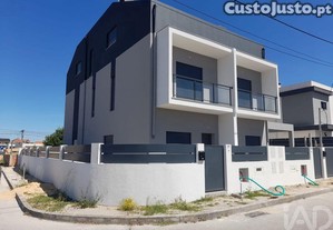 Casa / Villa T4 em Fernão Ferro de 160,00 m²