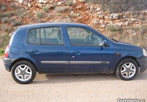 Renault Clio 1.9 Gasoleo de 5 Lugares Economico