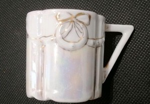 Bonita antiga e mimosa chávena de café em porcelana fina art deco
