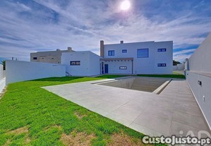 Casa / Villa T4 em Silveira de 238,00 m²