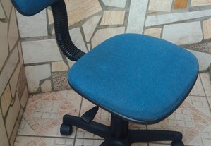Cadeira de secretária (escritório)