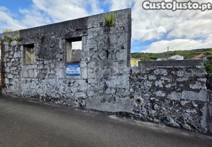 Ruína Com Projeto Aprovado São João, Lajes Do Pico