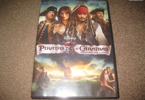 DVD "Piratas das Caraíbas: Por Estranhas Marés" com Johnny Depp