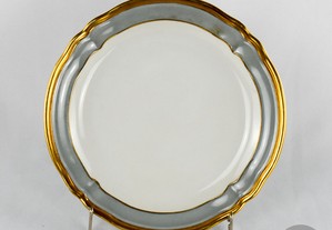 Prato em porcelana Artibus com bordo a cinza e frisos a ouro