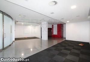Loja Comercial Com Grande Visibilidade Na...