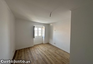 Apartamento T4 em Assunção, Ajuda, Salvador e Santo Ildefonso, €210.000
