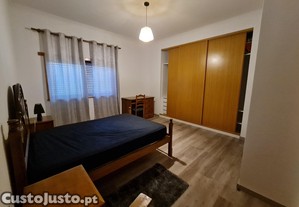 Quarto suite Lamego estudante