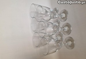 Taças de vidro para sobremesa