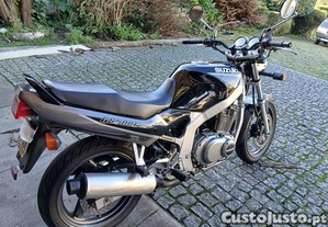 Suzuki GS