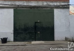 Loja / Estabelecimento Comercial em Baixa Da Banheira E Vale Da Amoreira de 337,00 m²