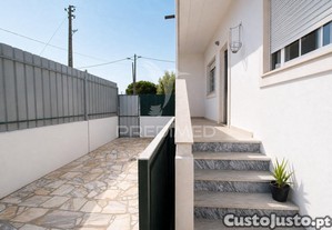 T2 com quintal, parqueamento e arrecadação - sarilhos grandes, montijo