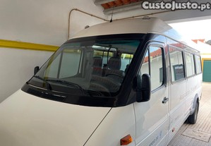 Autocarro Mercedes Bens como novo