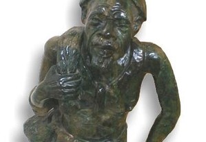 Escultura busto ancião verdite 64x35x21cm