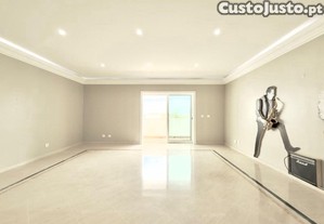 Apartamento Duplex T3 Com Vista Mar Em Cascais
