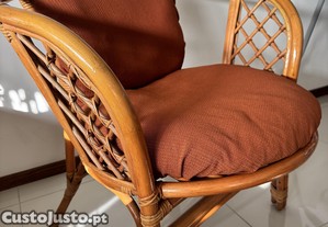 Mesa e 3 cadeiras