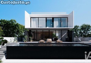 Casa / Villa T6 em Montenegro de 443,00 m²