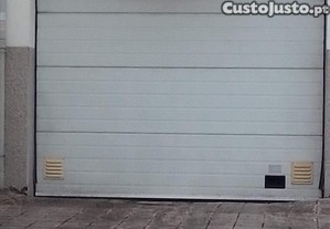 Garagem fechada em Paranhos - Porto