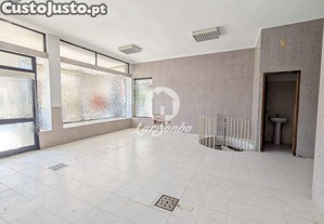[240-N-25656] Loja de 116,6 m² em Aver o Mar