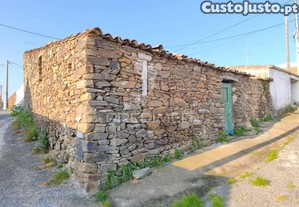 de investimento em mértola, aldeia mesquita   casa em pedra