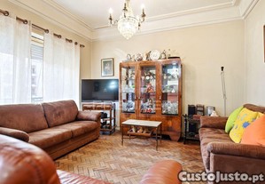 T7 com 198 m² de potencial e exclusividade numa das avenidas mais emblemáticas de lisboa