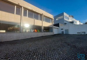 Loja / Estabelecimento Comercial em Porto de 7375,