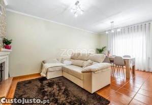 Apartamento T3 Semi Remodelado Em Padim Da...