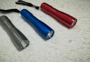 lanterna (phimax) 3 cores disponíveis - com 9,5cm de comprimento