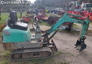 Mini giratria yanmar SV08 em muito bom estado