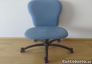 Cadeira escritório giratória