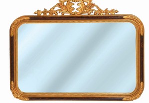 Espelho antigo com moldura em Madeira