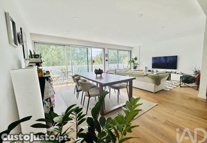 Apartamento T3 em Santo António da Charneca de 136,8 m²