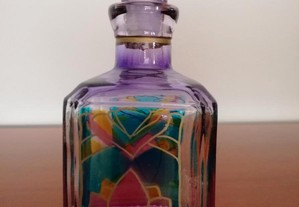 Frasco de perfume pintado à mão
