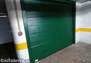 Garagem Box em estacionamento privado