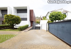 Moradia 3 frentes, em Condomínio Privado - Amarante